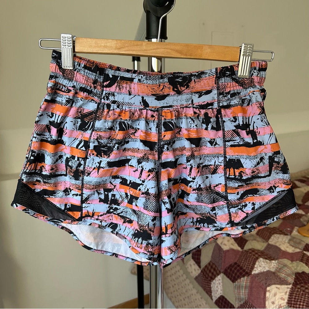 Lululemon Hotty Hot Shorts 6 Tall